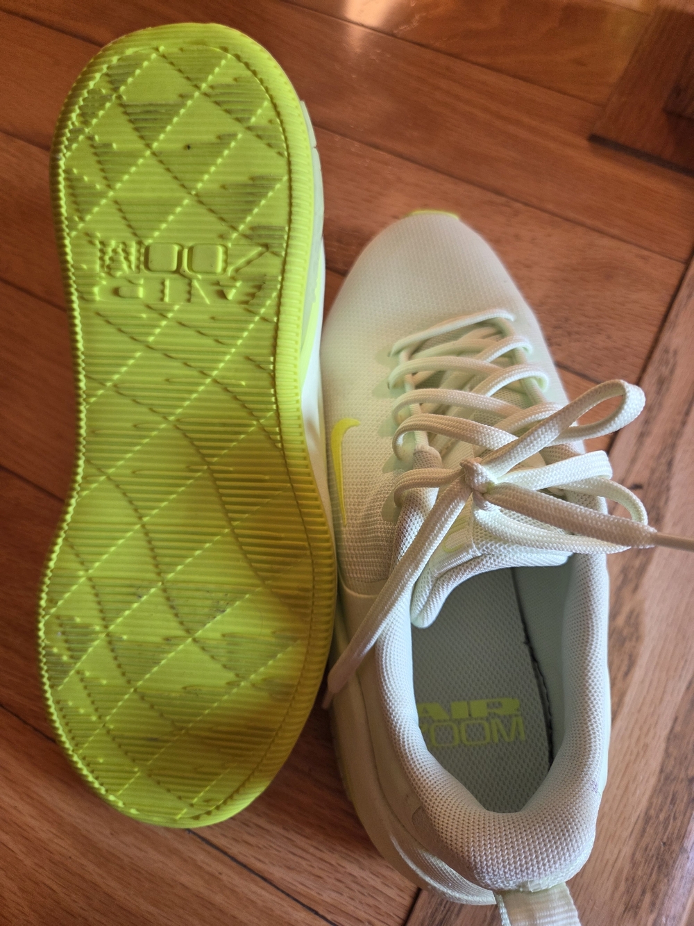 Women Nike Air Bella 7 Training Shoes - Picture 3 of 8